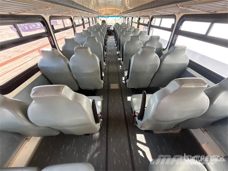 International PC105 4x2 44-Seat School Bus Mikroautobusi