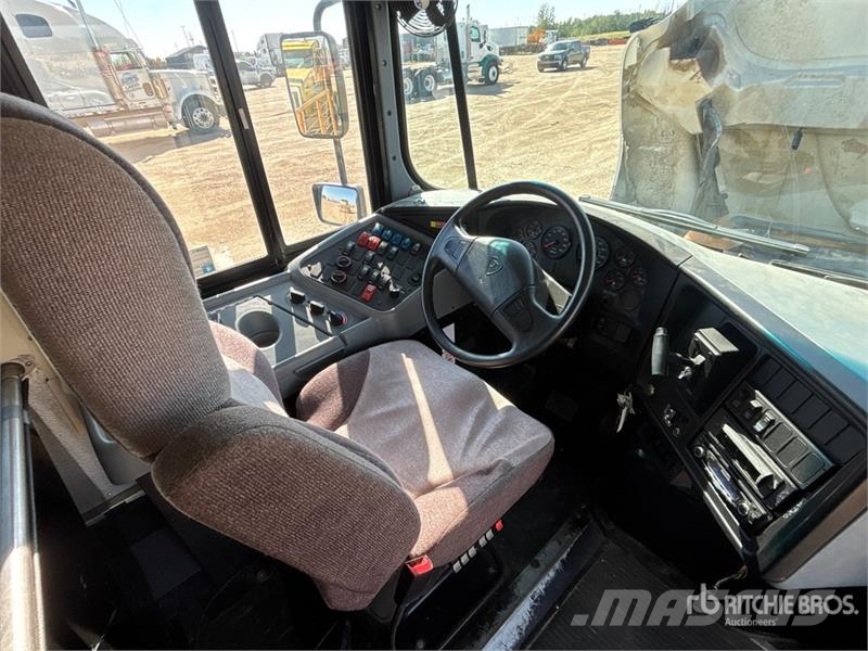 International PC105 4x2 44-Seat School Bus Mikroautobusi