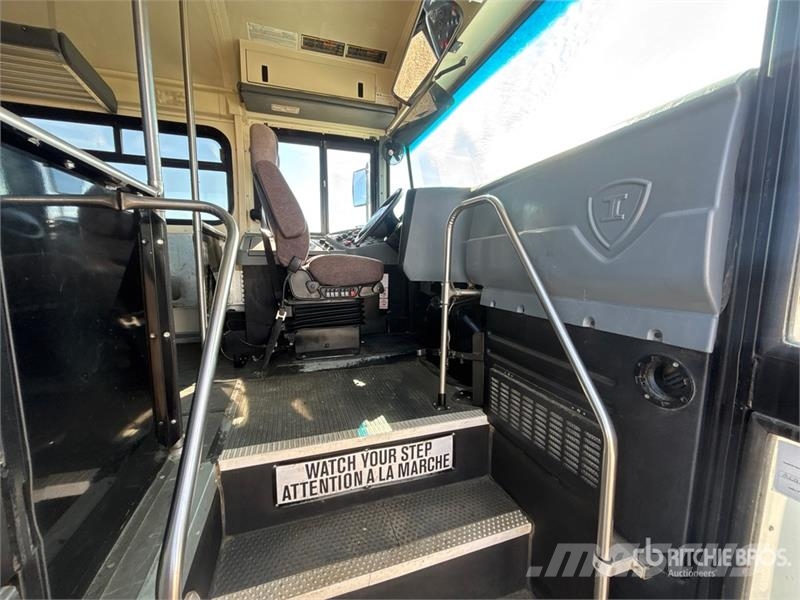 International PC105 4x2 44-Seat School Bus Mikroautobusi