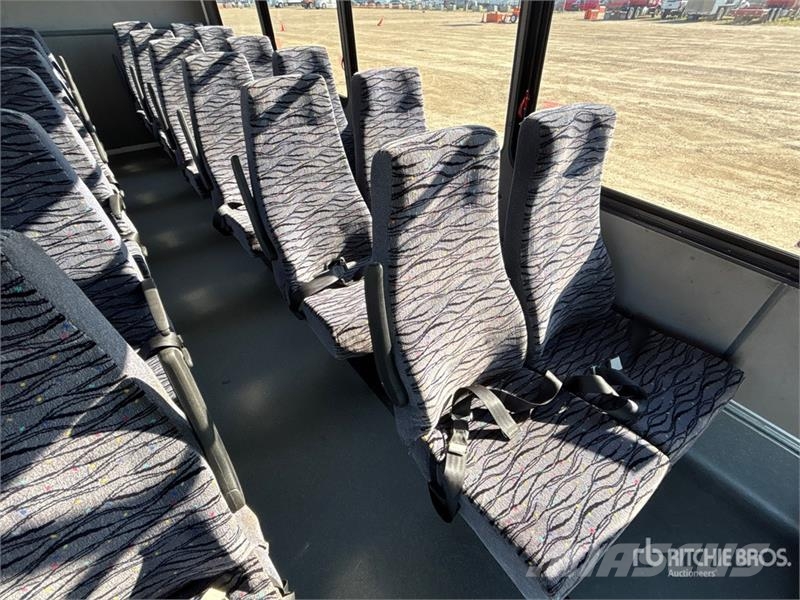 International PC805 4x2 29-Seat Transit Bus Mikroautobusi