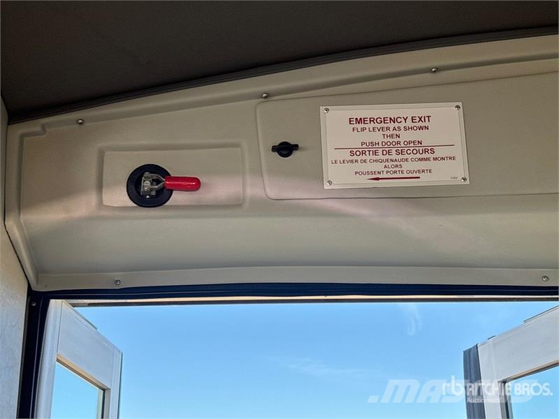 International PC805 4x2 29-Seat Transit Bus Mikroautobusi