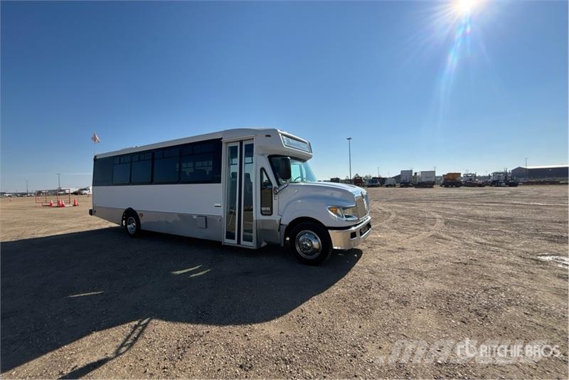 International PC805 4x2 29-Seat Transit Bus Mikroautobusi
