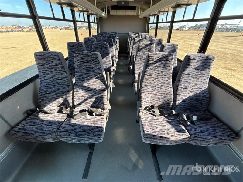 International PC805 4x2 29-Seat Transit Bus Mikroautobusi