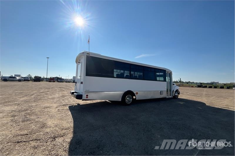 International PC805 4x2 29-Seat Transit Bus Mikroautobusi