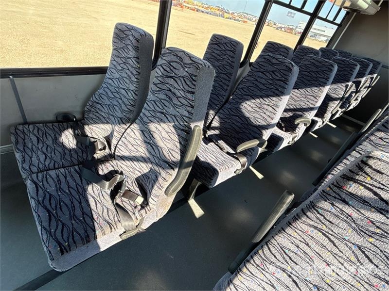 International PC805 4x2 29-Seat Transit Bus Mikroautobusi