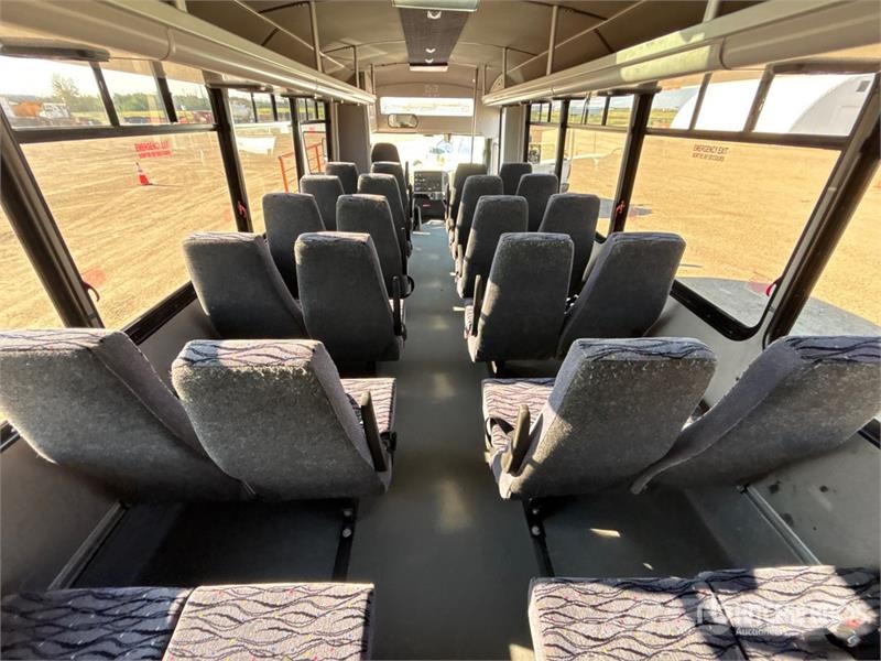 International PC805 4x2 29-Seat Transit Bus Mikroautobusi