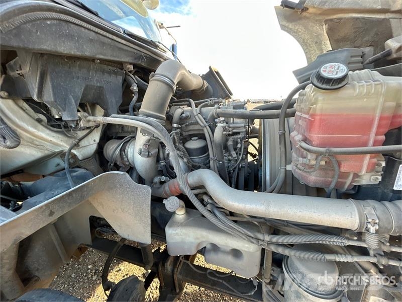 International ProStar 6x4 T/A Day Cab Truck Tractor (Inoperable) وحدات الجر