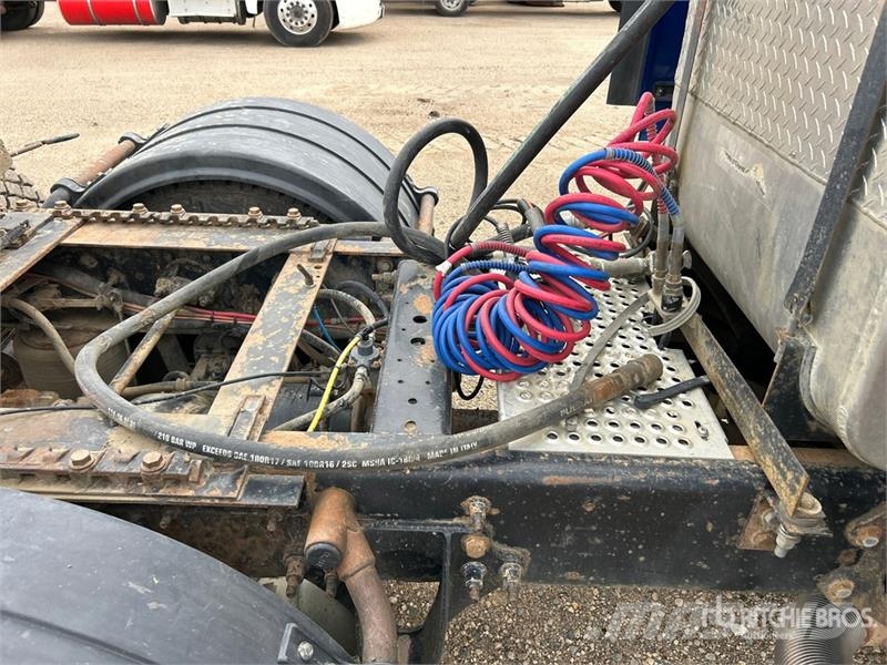 International ProStar+ 122 6x4 T/A Sleeper Truck Tractor Vilcēji