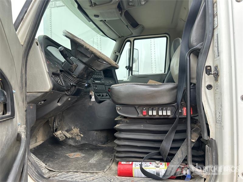 International ProStar + 6x4 T/A Day Cab Truck Tractor Vilcēji