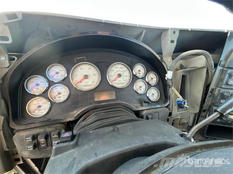 International ProStar 6x4 T/A Day Cab Truck Tractor (Inoperable) وحدات الجر