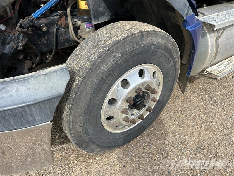 International ProStar+ 122 6x4 T/A Sleeper Truck Tractor Vilcēji