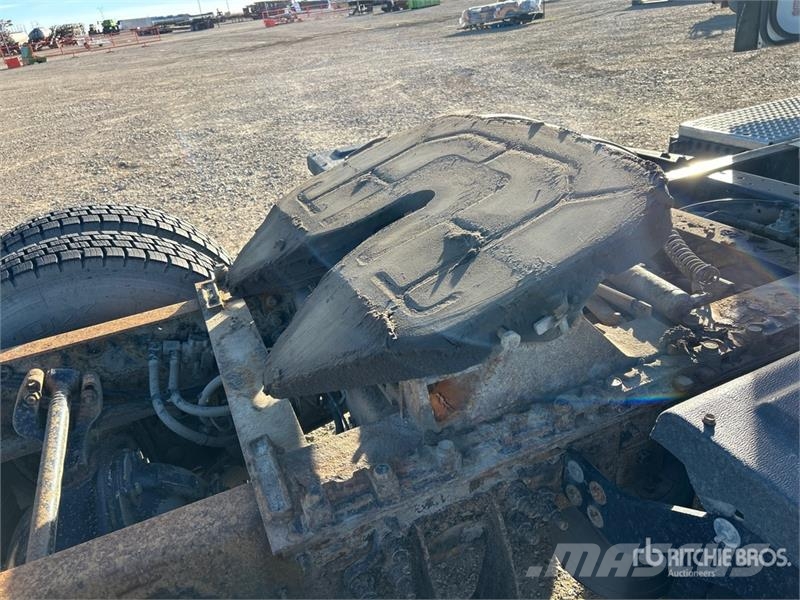 International ProStar 6x4 T/A Day Cab Truck Tractor (Inoperable) وحدات الجر