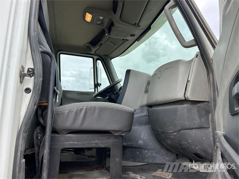 International ProStar + 6x4 T/A Day Cab Truck Tractor Vilcēji