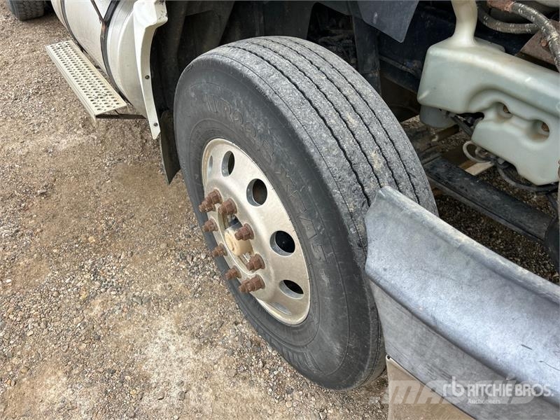 International ProStar + 6x4 T/A Day Cab Truck Tractor Vilcēji