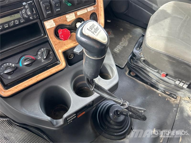 International ProStar+ 122 6x4 T/A Sleeper Truck Tractor Vilcēji