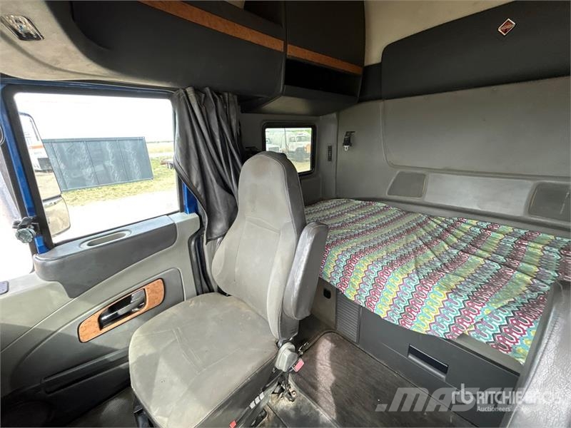International ProStar+ 122 6x4 T/A Sleeper Truck Tractor Vilcēji