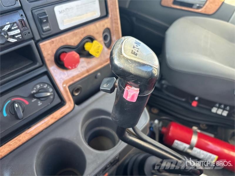 International ProStar+ 122 Τράκτορες