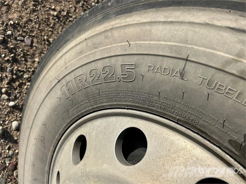 International ProStar 6x4 T/A Day Cab Truck Tractor (Inoperable) وحدات الجر