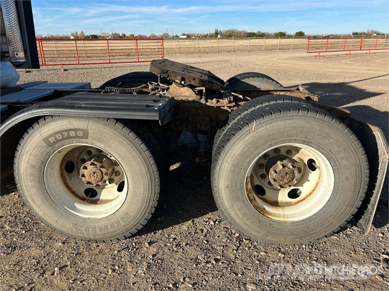 International ProStar 6x4 T/A Day Cab Truck Tractor (Inoperable) وحدات الجر