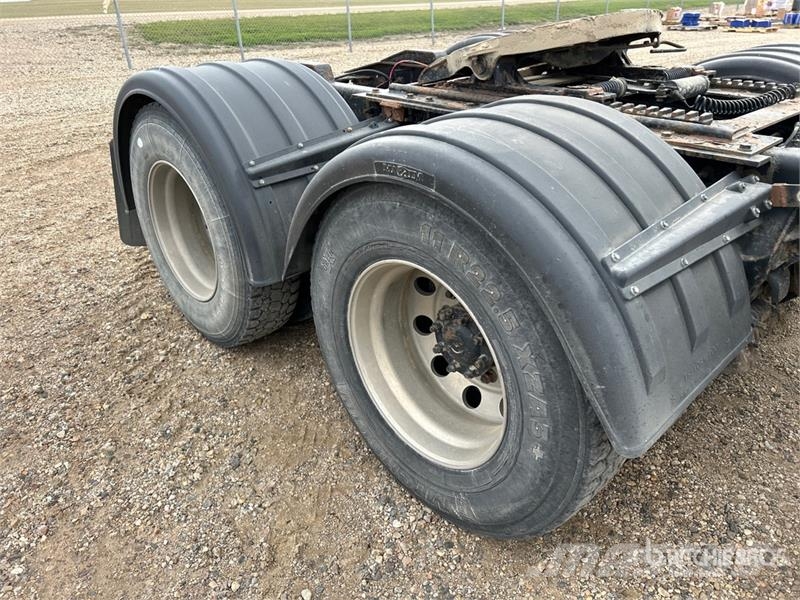 International ProStar + 6x4 T/A Day Cab Truck Tractor Vilcēji