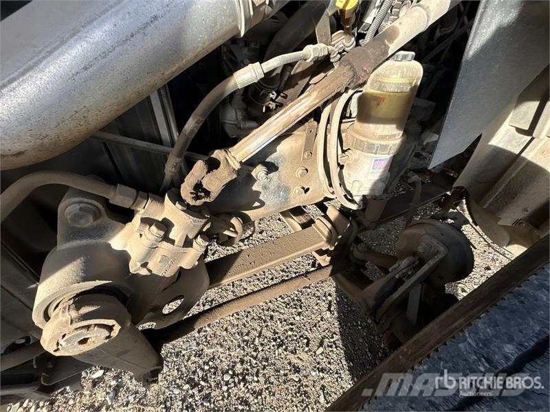 International ProStar 6x4 T/A Day Cab Truck Tractor (Inoperable) وحدات الجر