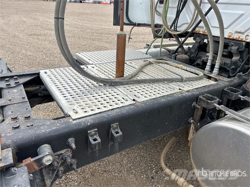International ProStar + 6x4 T/A Day Cab Truck Tractor Vilcēji