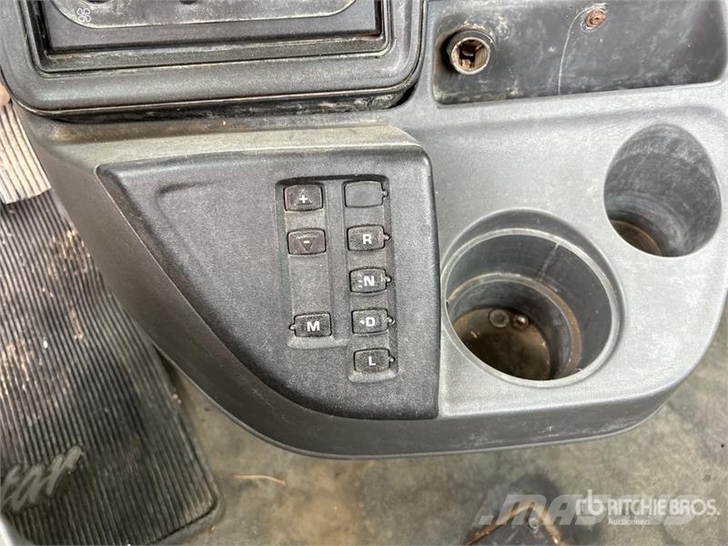 International ProStar + 6x4 T/A Day Cab Truck Tractor Vilcēji