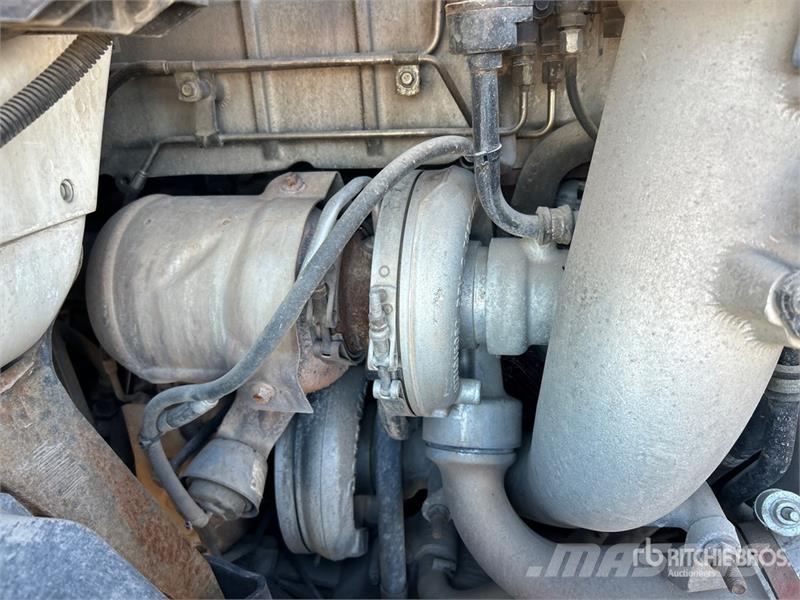 International ProStar 6x4 T/A Day Cab Truck Tractor (Inoperable) وحدات الجر