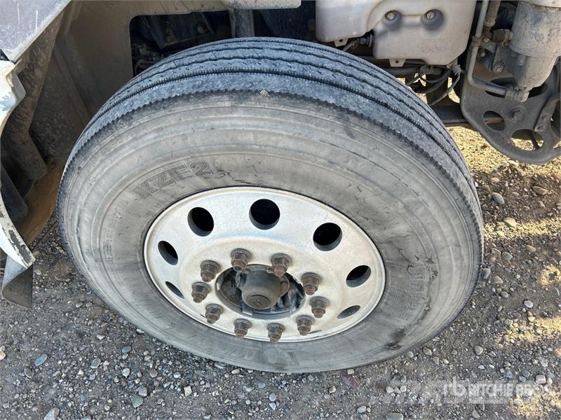International ProStar 6x4 T/A Day Cab Truck Tractor (Inoperable) وحدات الجر