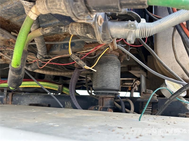 International ProStar+ 122 6x4 T/A Sleeper Truck Tractor Vilcēji