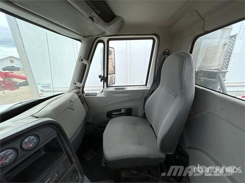 International ProStar + 6x4 T/A Day Cab Truck Tractor Vilcēji