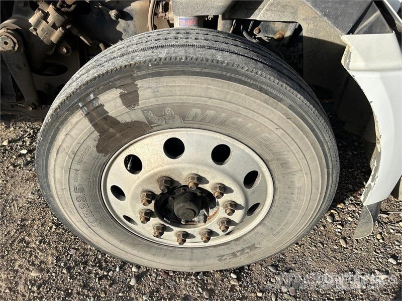 International ProStar 6x4 T/A Day Cab Truck Tractor (Inoperable) وحدات الجر