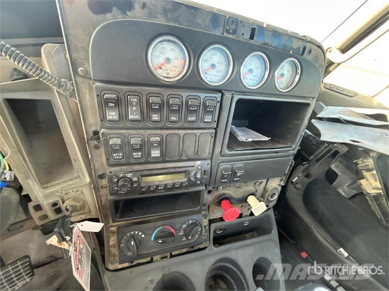 International ProStar 6x4 T/A Day Cab Truck Tractor (Inoperable) وحدات الجر