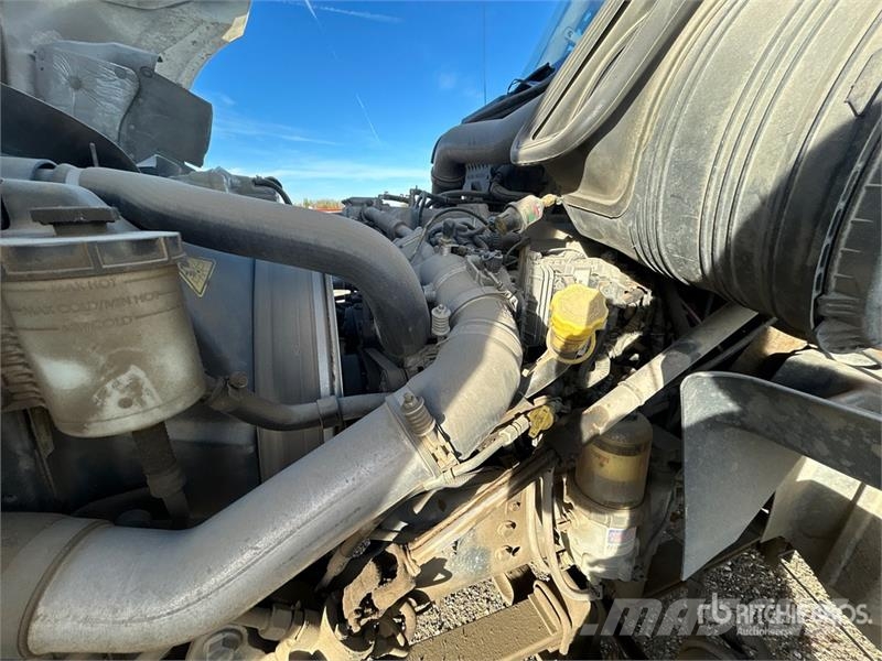 International ProStar 6x4 T/A Day Cab Truck Tractor (Inoperable) وحدات الجر