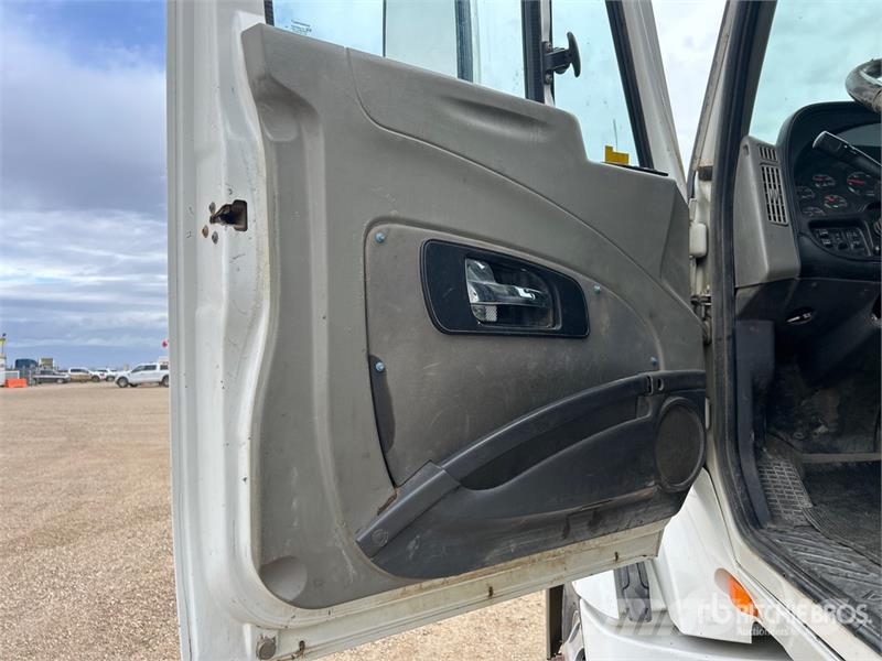 International ProStar + 6x4 T/A Day Cab Truck Tractor Vilcēji