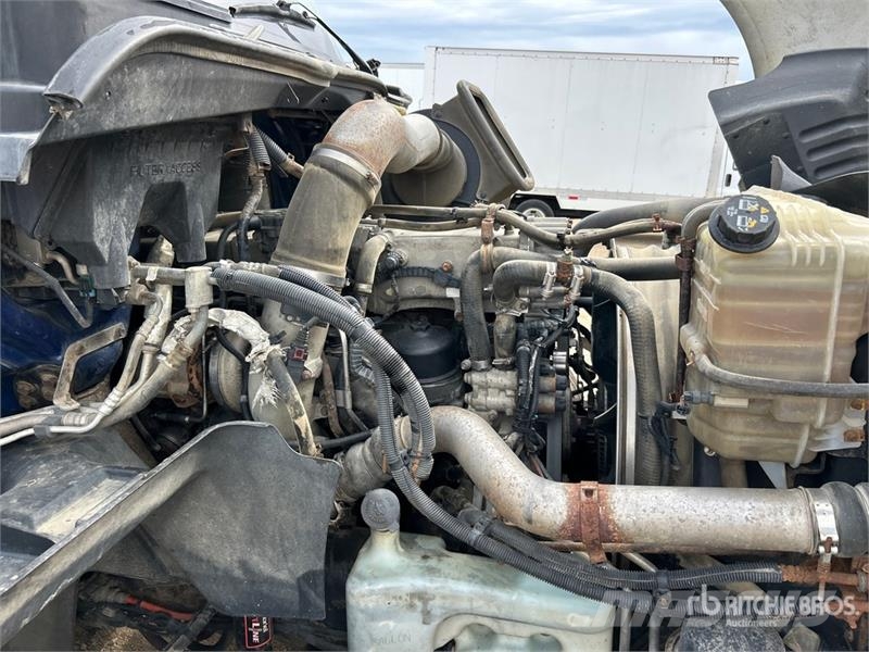 International ProStar+ 122 6x4 T/A Sleeper Truck Tractor Vilcēji