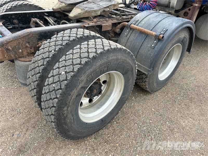 International ProStar+ 122 6x4 T/A Sleeper Truck Tractor Vilcēji