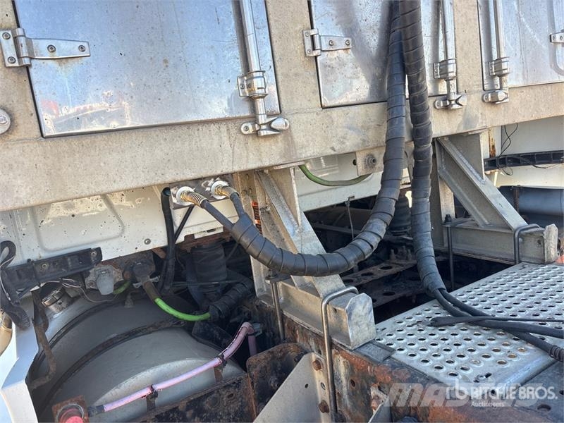 International Prostar+ 122 6x4 T/A Sleeper Truck Tractor Τράκτορες