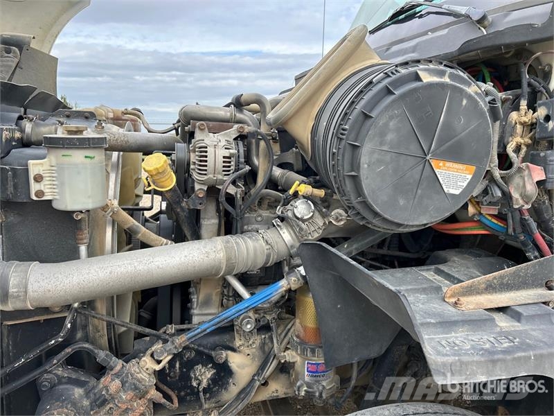 International ProStar + 6x4 T/A Day Cab Truck Tractor Vilcēji