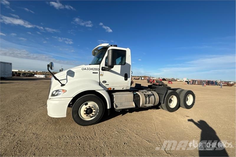International RH613 6x4 T/A Day Cab Truck Tractor Седельные тягачи