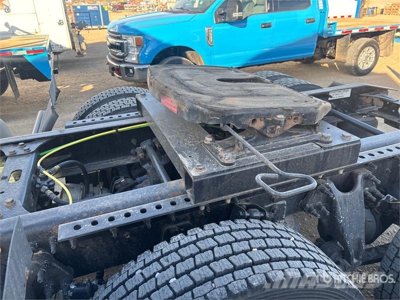 International RH613 6x4 T/A Day Cab Truck Tractor Седельные тягачи