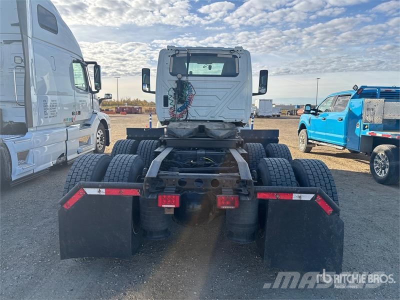 International RH613 6x4 T/A Day Cab Truck Tractor Седельные тягачи