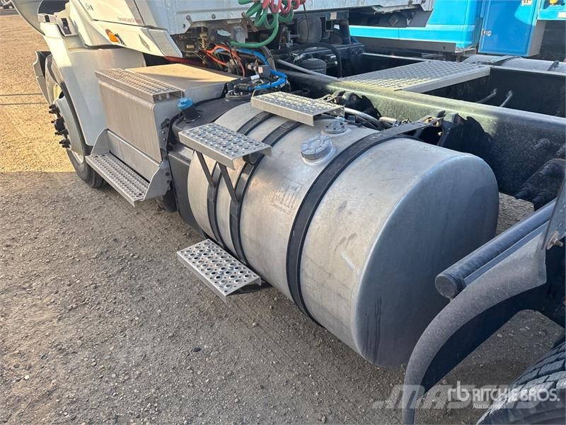 International RH613 6x4 T/A Day Cab Truck Tractor Седельные тягачи
