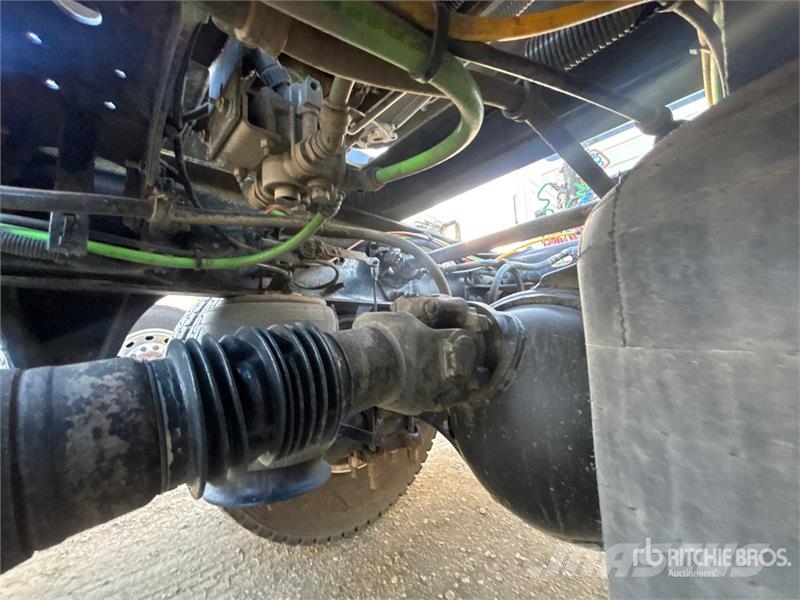 International RH613 6x4 T/A Day Cab Truck Tractor Седельные тягачи