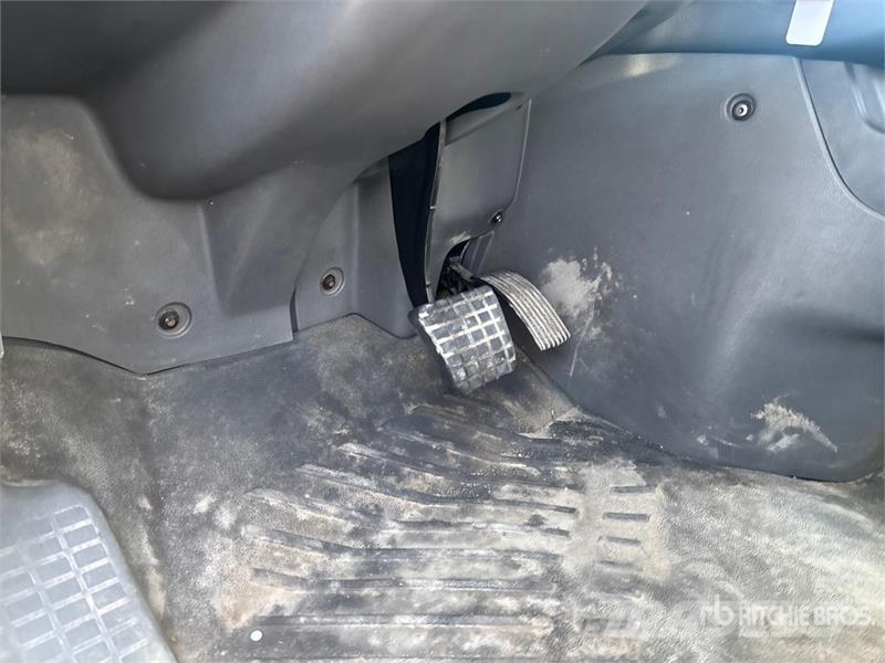 International RH613 6x4 T/A Day Cab Truck Tractor Седельные тягачи