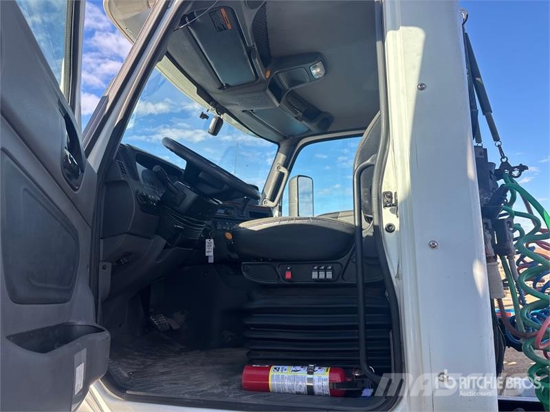 International RH613 6x4 T/A Day Cab Truck Tractor Седельные тягачи