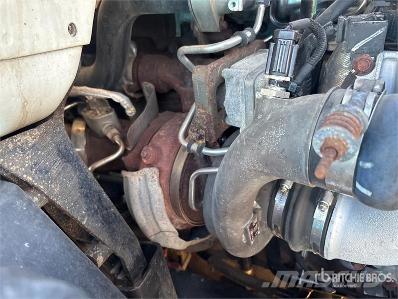 International RH613 6x4 T/A Day Cab Truck Tractor Седельные тягачи