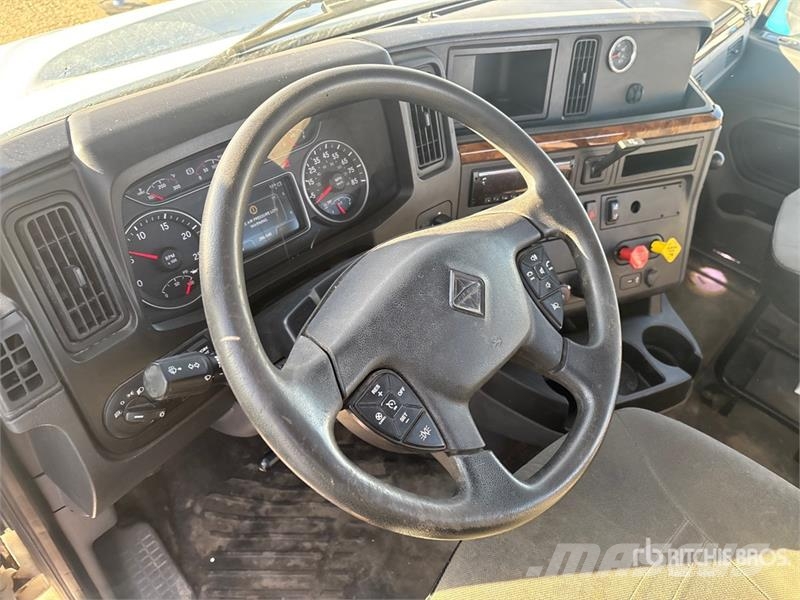 International RH613 6x4 T/A Day Cab Truck Tractor Седельные тягачи