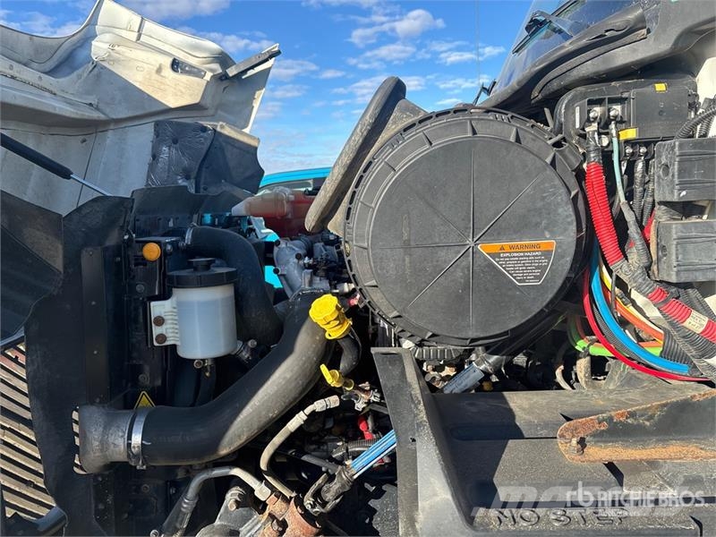 International RH613 6x4 T/A Day Cab Truck Tractor Седельные тягачи