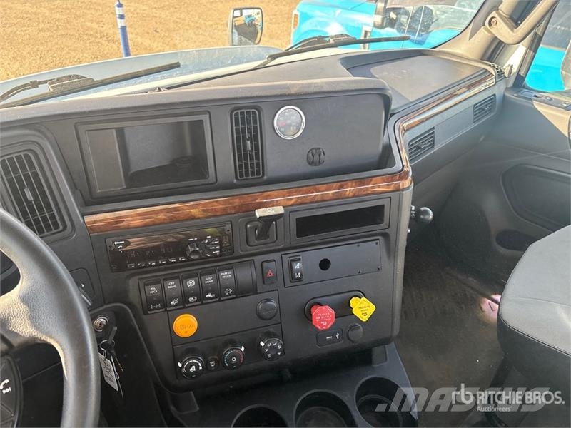 International RH613 6x4 T/A Day Cab Truck Tractor Седельные тягачи